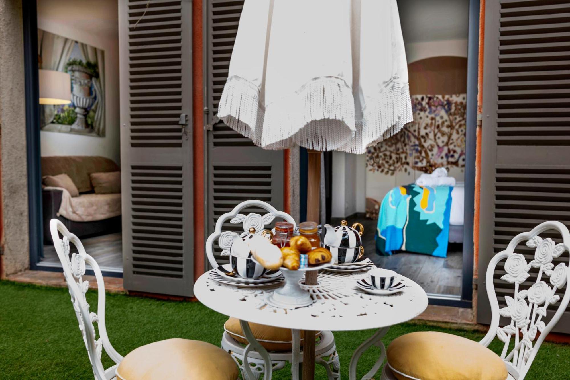 La Bravade Luxe Et Serenite Au Coeur De Saint-Tropez Suites Spacieuses Avec Jardin Enchanteur エクステリア 写真